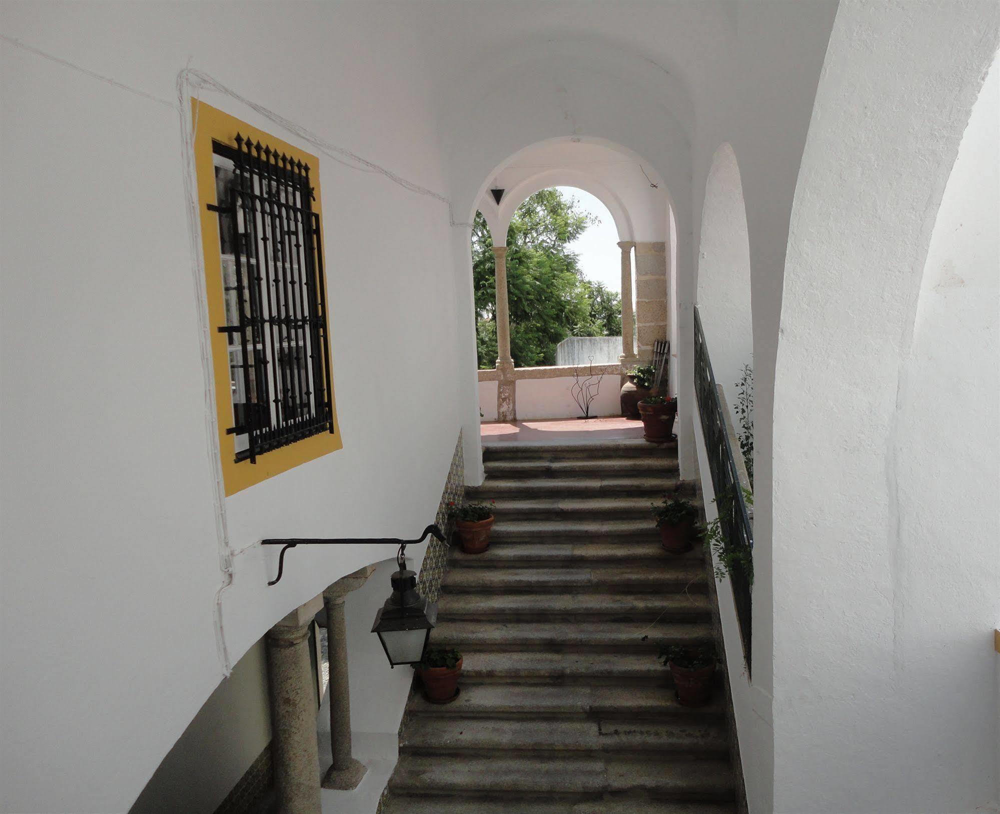Hotel Solar De Monfalim Évora Extérieur photo